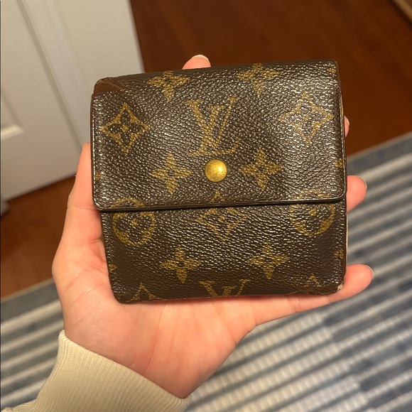 Louis Vuitton Dark Brown Monogram Wallet-Call outs - Picture 5 of 14